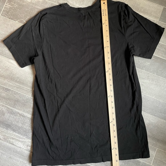 YMH Studios 2 Bears, 1 Cave 100% cotton black t-shirt with graphic - Picture 4 of 7